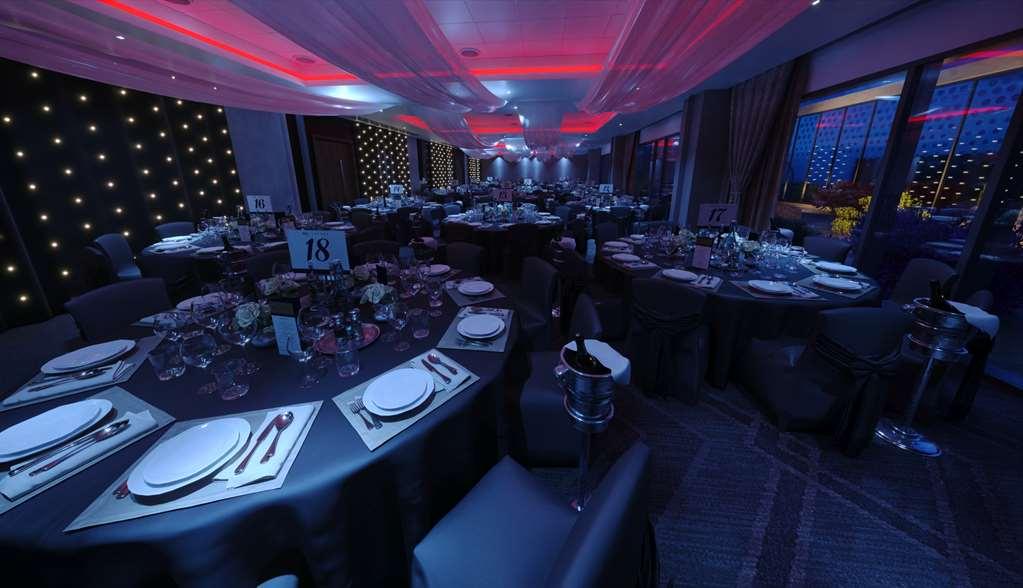 Hotel La Tour Milton Keynes Restaurant foto